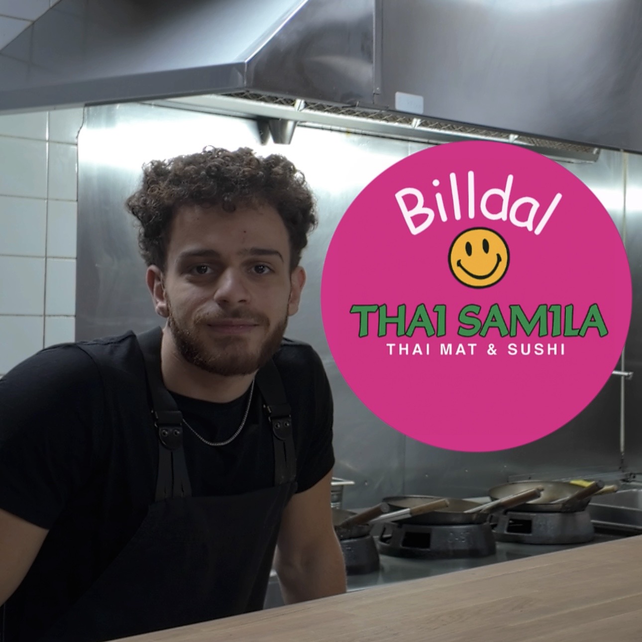 Nezar Naser i köket hos Thai Samila i Billdal under veckan han jobbade gratis